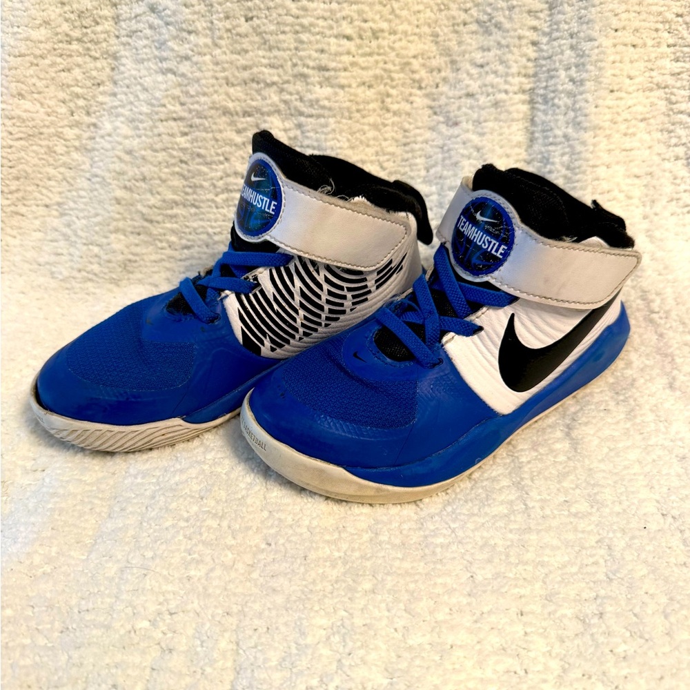 Nike Team Hustle